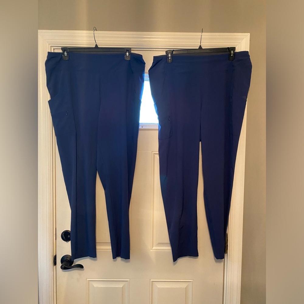 Women’s XL wonder wink scrub pants